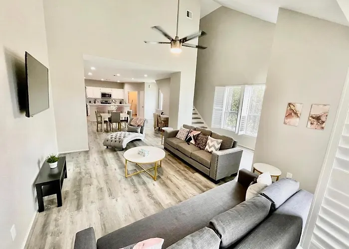 Renovated 2Br 2Ba Townhome With Garage - Walk To Bbva Toyota Center Bars And Much More