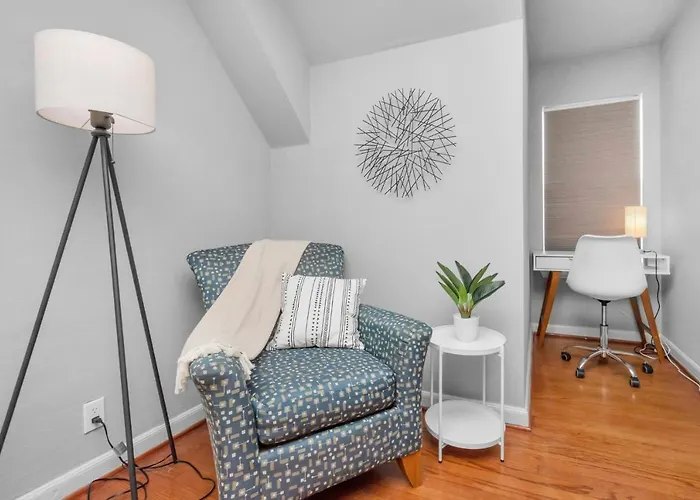 Pet friendly 3 Bd W/ Backyard Patio Near Med Center/Downtown Villa Houston