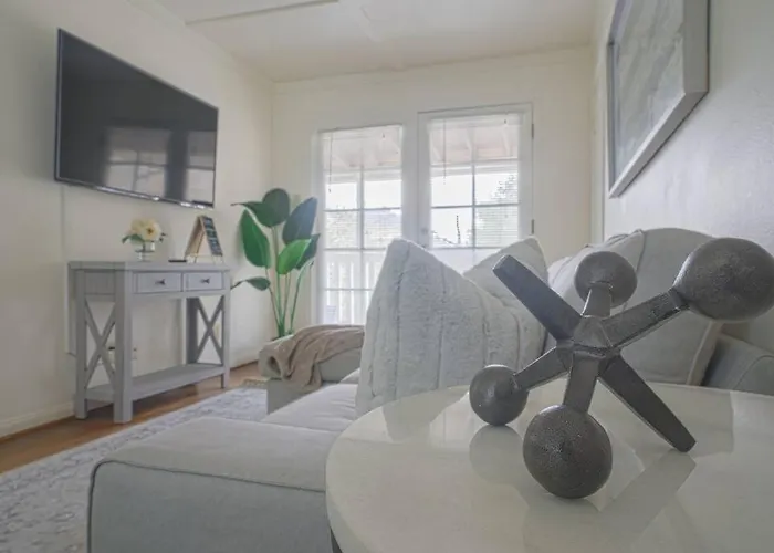 Stylish Stay W Texas Flair Apt Close To Med Ctr Nrg Downtown