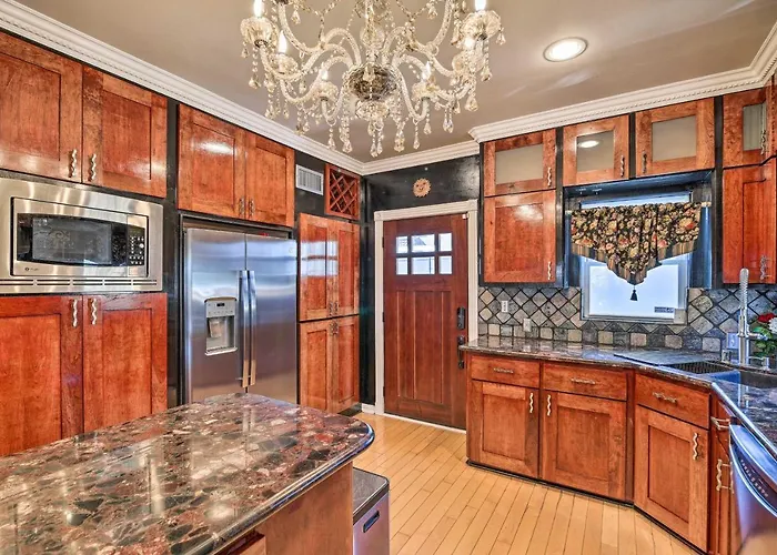 Spacious Houston Home With Deck About 2 Mi To Downtown! acceptant les animaux
