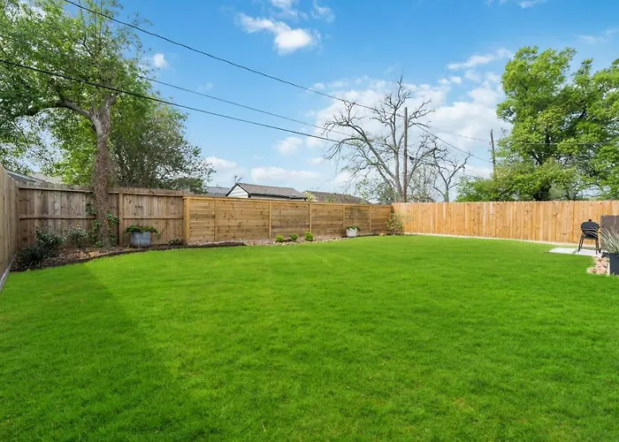 The Gated Modern Home Near Nrg And Medical Center