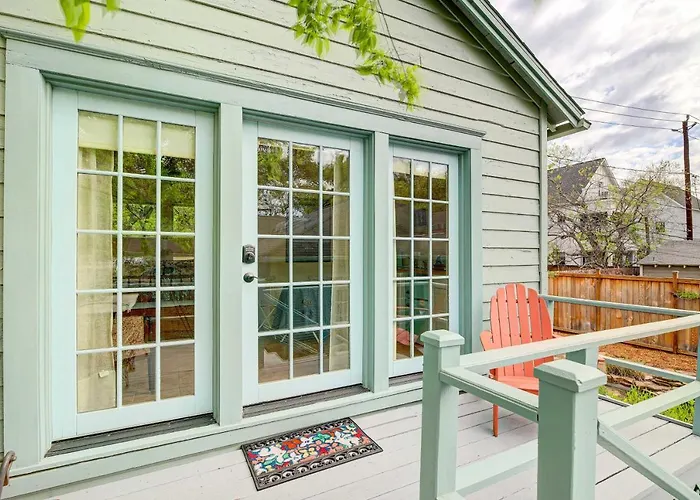 Pet-Friendly Garden Studio In Woodland Heights! Houston