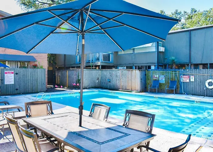 Museum District On Tree-Lined Blvd Communal Pool Houston