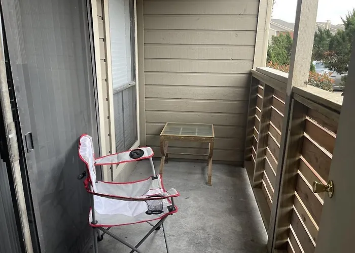 Private Apartment With Laundry, Wi-Fi, And Extra Amenities Houston