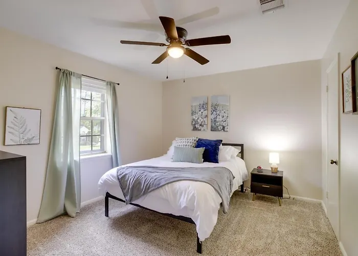 Pet friendly Roomy Houston Rental With Home Office And Private Pool