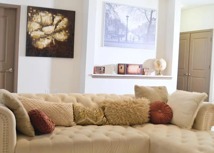 Pet friendly Charming Houston Getaway Cozy 1Br Apartment In The Heart Of The City