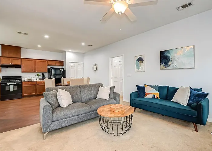 Lovely 2Bed/2Bath Houston Free Parking + Fast Internet