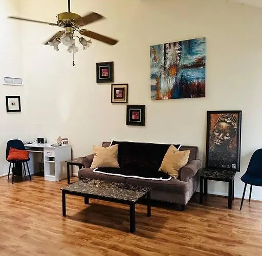1 Bedroom Beautiful Condo Houston