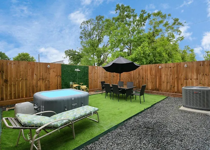 Huisdiervriedelijke Blissful Getaway Home With Hot Tub & Backyard Near Downtown Houston