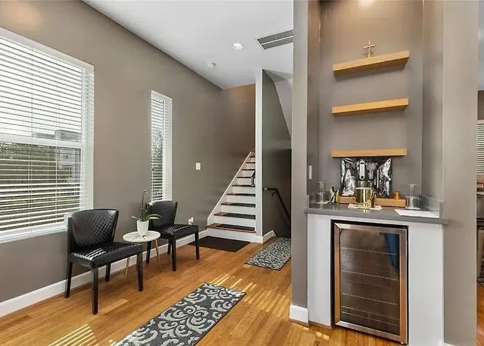 Private Hot Tub ! Relaxed Stay Within Miles To Downtown Houston! Individual Home 3 Br acceptant les animaux