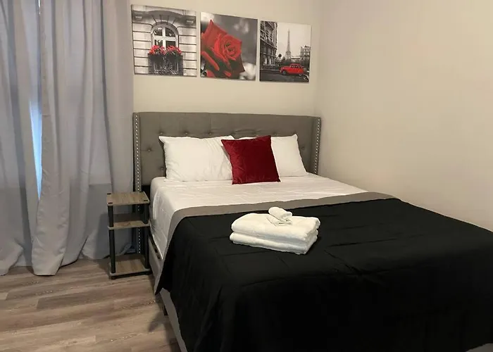 3 Bedroom Home 5-7Min From Downtown Houston