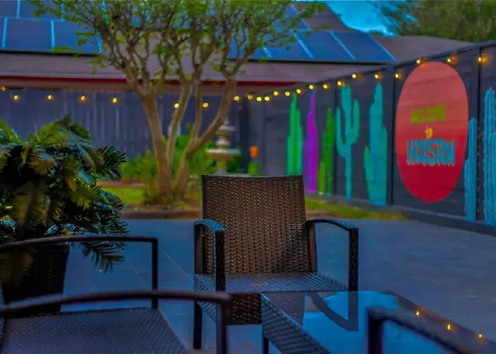 Spotless And Tastefully Renovated 4Brm With 5Beds House In Prime Location Little Saigon - Chinatown Texas