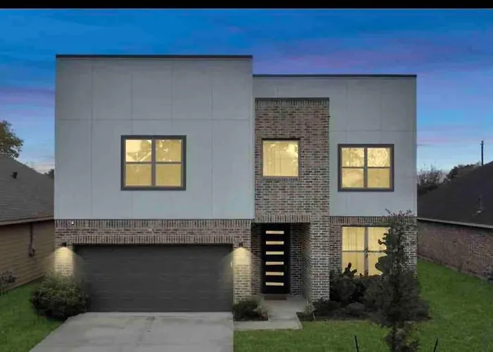 Haustierfreundliches Villa Luxe Downtown Retreat•Hot Tub • Fire Pit. Sleeps16 Houston