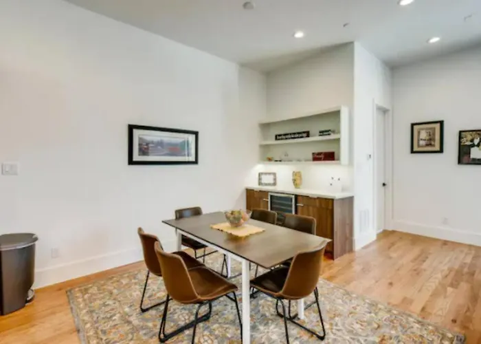 Two Identical 4 Story Homes Near Downtown With 8 Bdrms