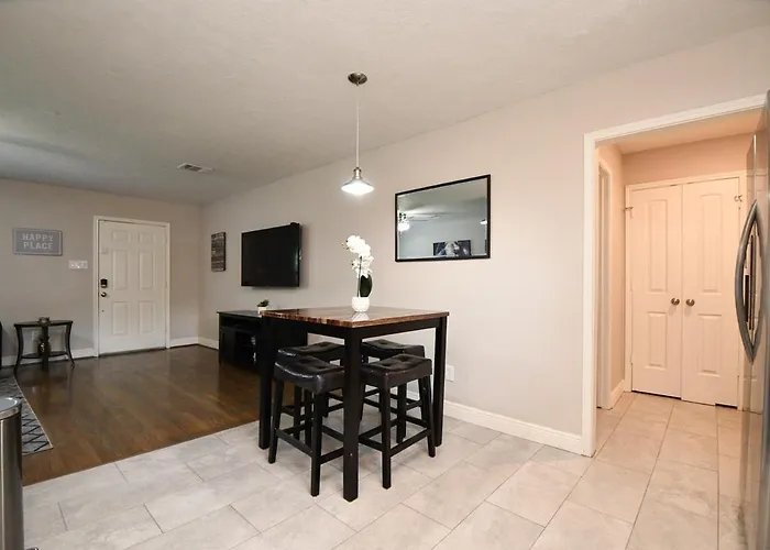 Cheerful 3-Bedroom Home In The Heart Of The City Houston acceptant les animaux