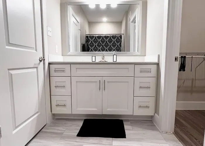 Pet friendly Welcome To Our Spacious 2-Bedroom 2-Bathroom Located In The City Of Houston, Texas!