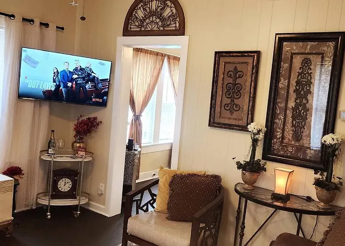 Royal European Corner By Downtown-Houston, Heights & Womh
