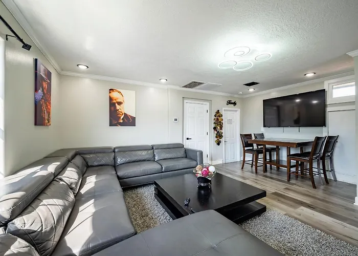 3Br Home Sleeps 8 Downtown Med Ctr /Pet/Ev