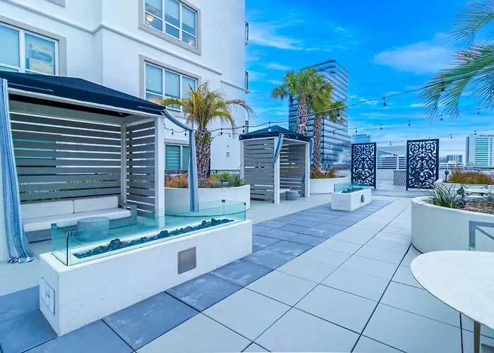 Lux 1Bd Hi-Rise Unit In Galleria. Relax, Wfh, Pool