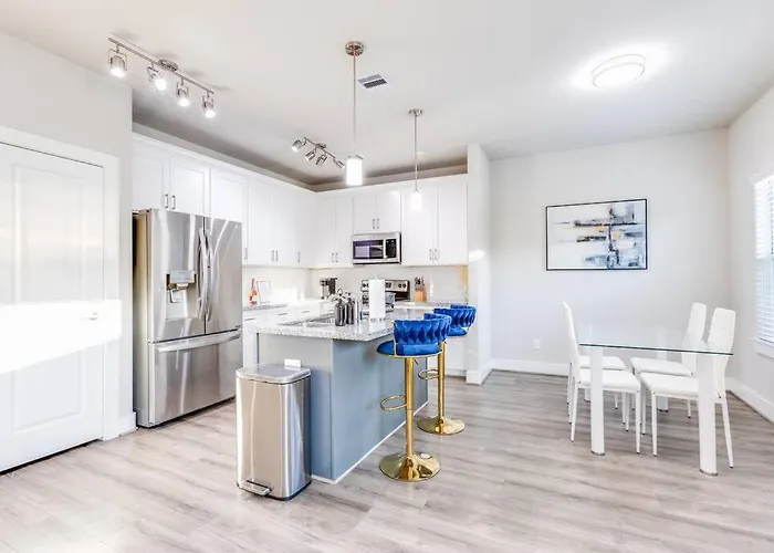 Villa New Classic Cozy Gem *Med/Nrg* Houston