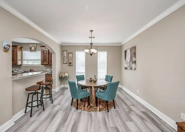 Gorgeous Home W/ Amazing View Of Houston Skyline