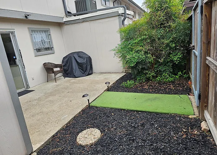 Pet friendly Lovely 3-Bedroom Condo Houston
