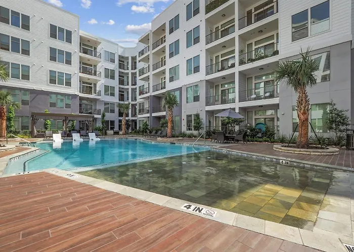Pet friendly Eluxe @ Riveroaks Houston