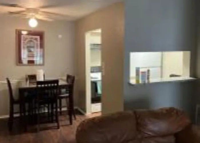 Lovely 2 Bedroom With 2 Baths &Modern Amenities