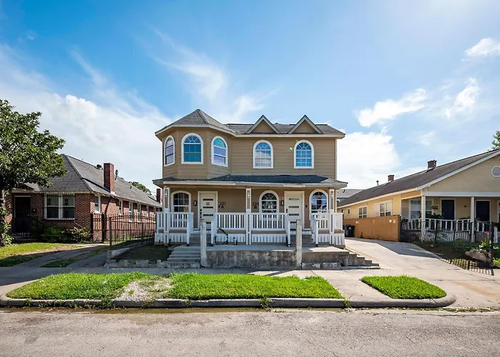 5Br Home Sleeps 16 Downtown/Pet Friendly/Ev Charger