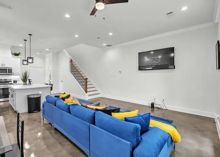 New 4Bd-3B Downtown Houston