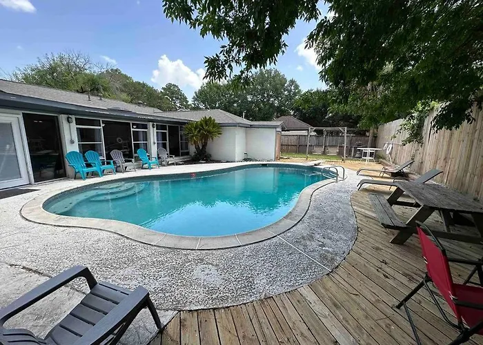Villa Northwest Houston - Family Pool House!! - Bent Bough