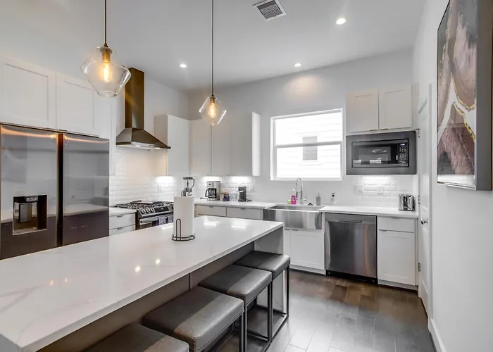 Inviting H-Town Home Near Shops And Golf Courses! Houston