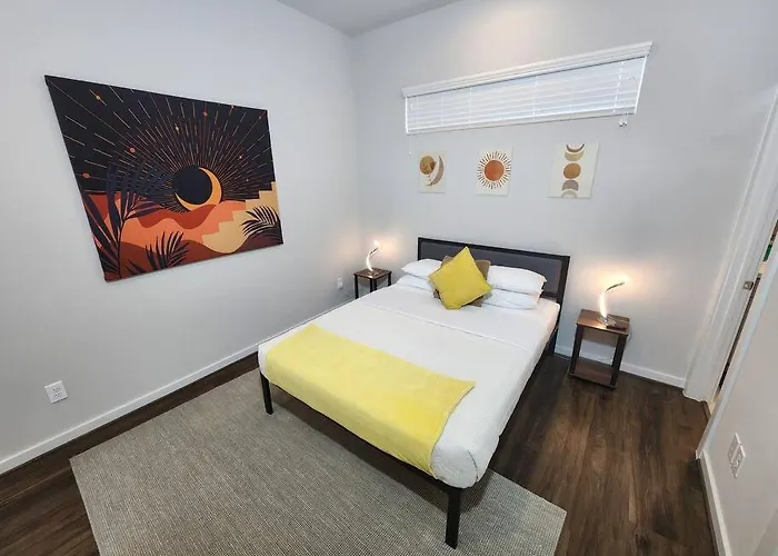 Galleria Premium 3 Story Home Sleeps 8