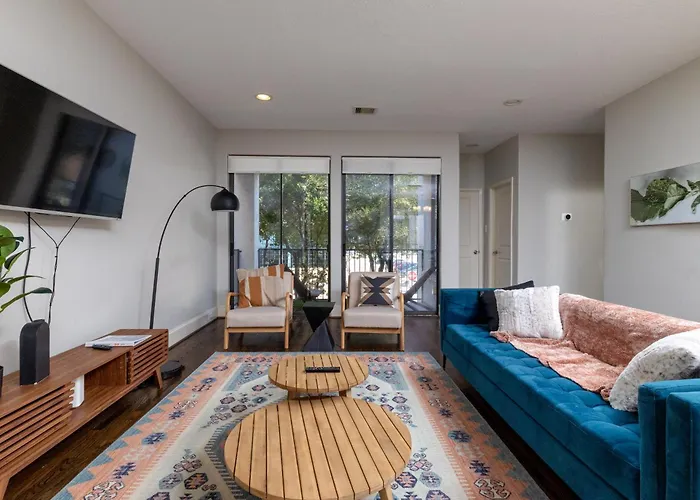 El Privado Villa The Nest In East Downtown Houston Texas