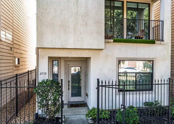 El Privado Villa The Nest In East Downtown Houston Texas