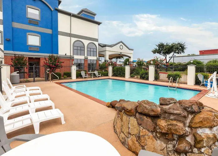 Days Inn & Suites By Wyndham Sam Houston Tollway Jersey Village