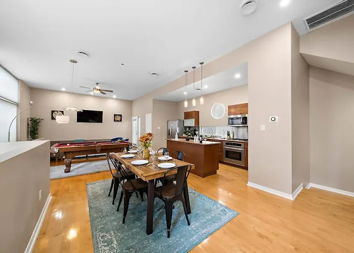 Modern Home Near Heights, Dt Washington Games Houston