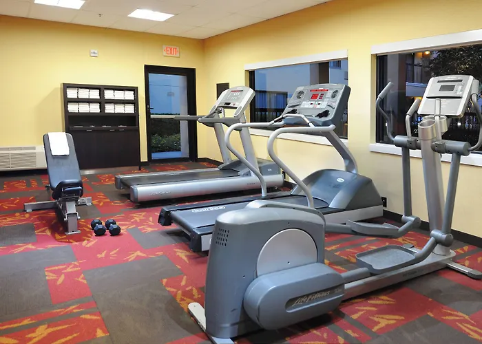 Courtyard By Marriott Houston Hobby Airport Hotel