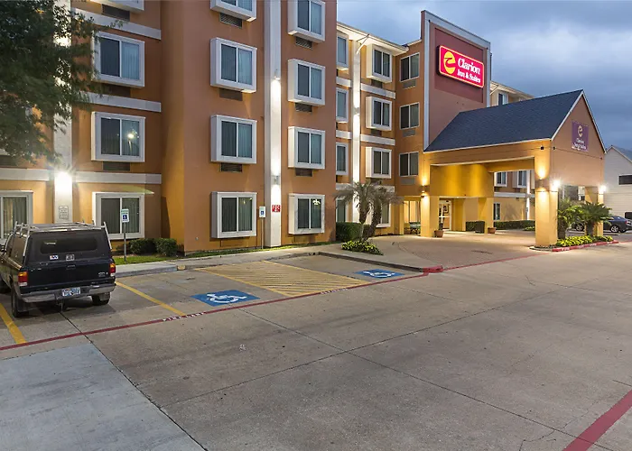 Quality Inn & Suites West Chase