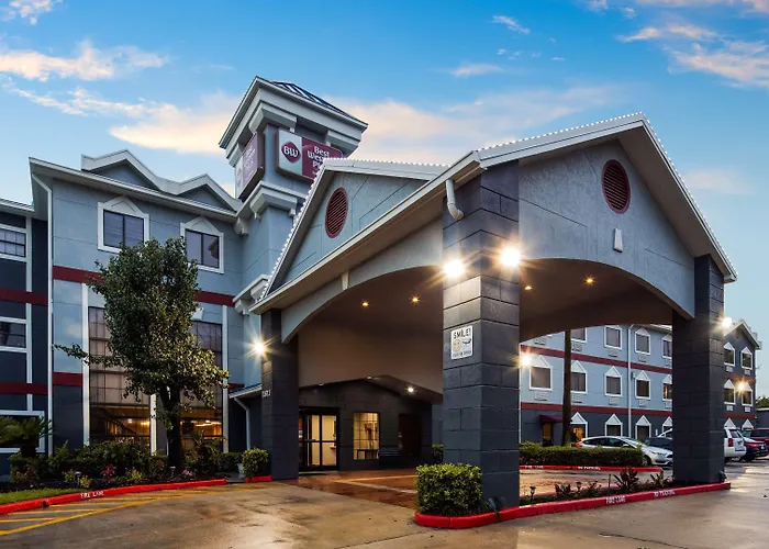 Best Western Plus Northwest Inn & Suites