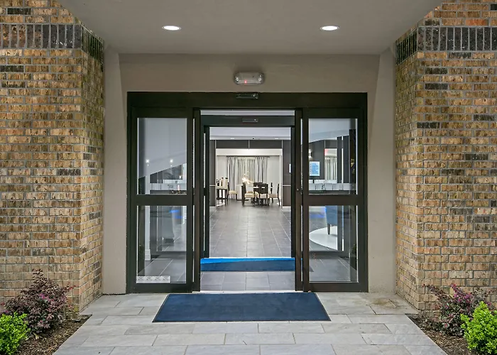 Holiday Inn Express And Suites Houston North - Iah Area By Ihg