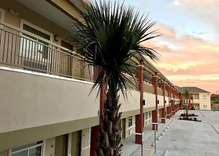 Grand Villa Inn & Suites Chinatown
