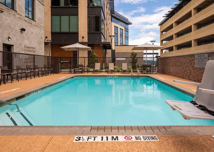 Courtyard By Marriott Houston Northeast