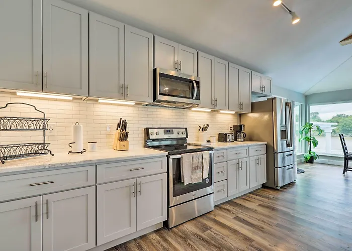 Home On San Jacinto River With Pool, Dock And Deck!