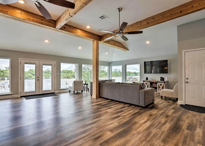 Home On San Jacinto River With Pool, Dock And Deck!