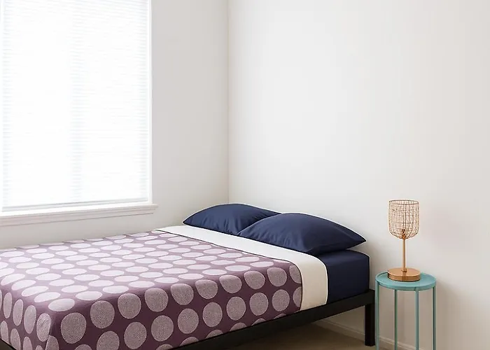Private Room Near Downtown, Great Value Houston