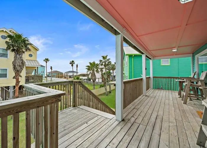 Beach Cottage Close To The Beach With Fire Pit