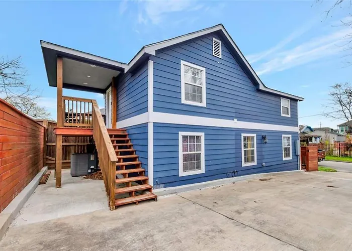 Super Cozy 2 Bedroom With Fast Wifi And Queen Bed Close To Downtown Houston!!