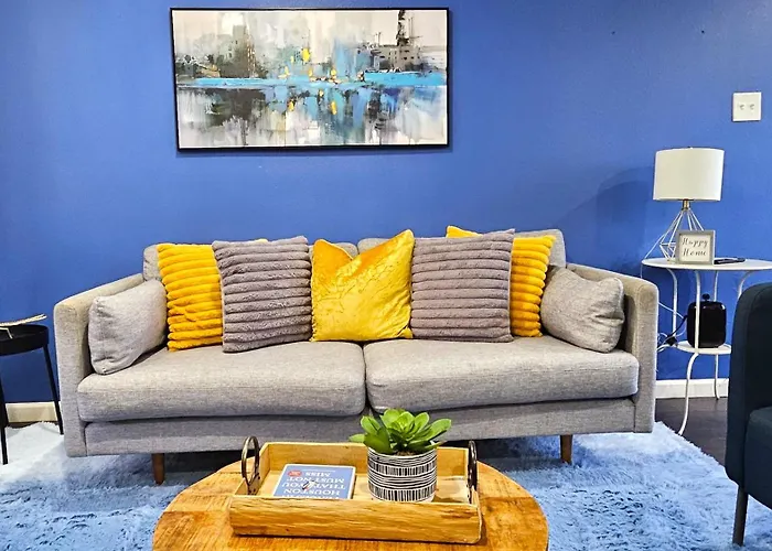 Super Cozy 2 Bedroom With Fast Wifi And Queen Bed Close To Downtown Houston!!
