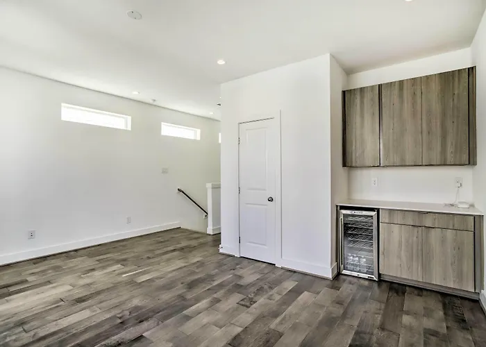 Newly-Built Luxury Galleria Area Townhome!